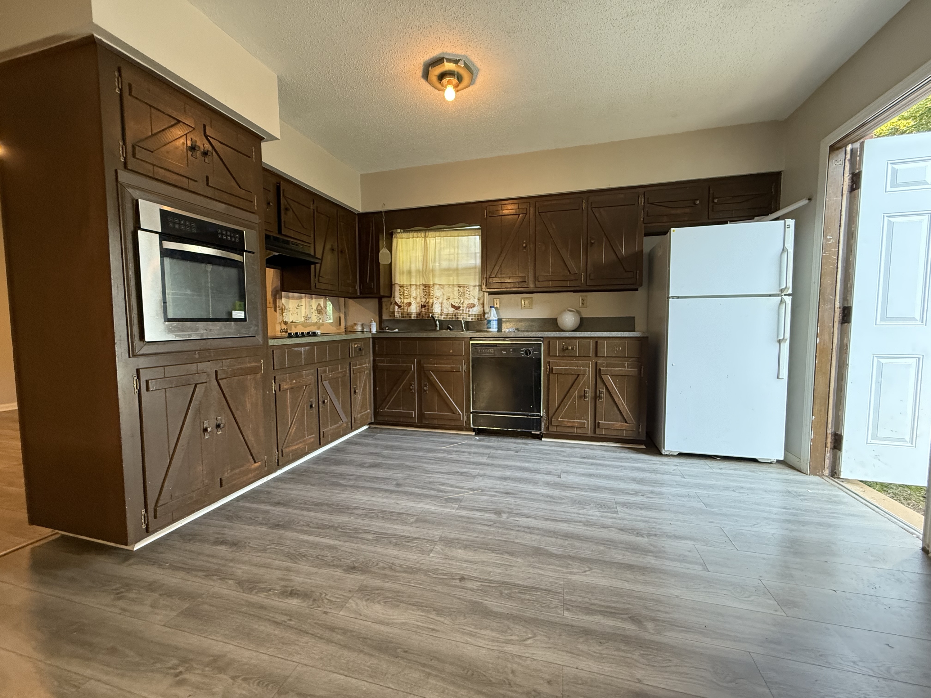 246 Bowling Green Dr.